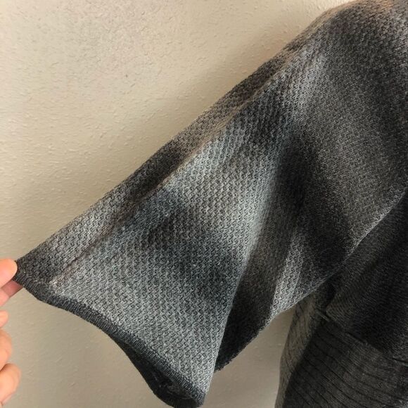 Dress Barn wool Blend Turtle Neck Sweater Size S - Picture 3 of 8